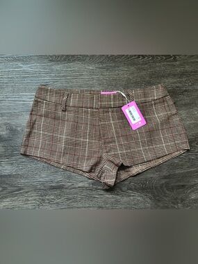 Edikted Plaid Tailored Women’s Shorts in Brown